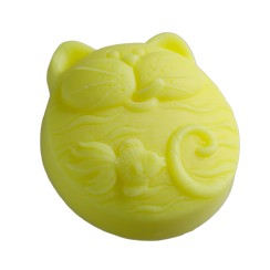 Ar rokām darinātas ziepes ar citronu aromātu. Roku darbs. Ar rokām darinātas ziepes ar citronu aromātu. Roku darbs.