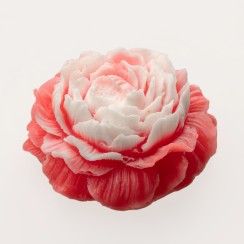 Ar rokām darinātas ziepes ar rožu aromātu. Roku darbs. Ar rokām darinātas ziepes ar rožu aromātu. Roku darbs.