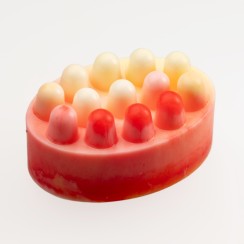 Ar rokām darinātas masāžas ziepes ar rožu aromātu. Roku darbs. Ar rokām darinātas masāžas ziepes ar rožu aromātu. Roku darbs.