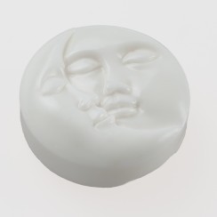 Ar rokām darinātas klasiskas ziepes bez krāsvielām un smaržvielām Ar rokām darinātas klasiskas ziepes bez krāsvielām un smaržvielām