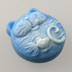 Ar rokām darinātas ziepes ar upeņu aromātu. Roku darbs.