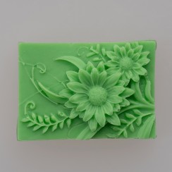 Ar rokām darinātas ziepes ar zaļo ābolu aromātu. Roku darbs. Ar rokām darinātas ziepes ar zaļo ābolu aromātu. Roku darbs.